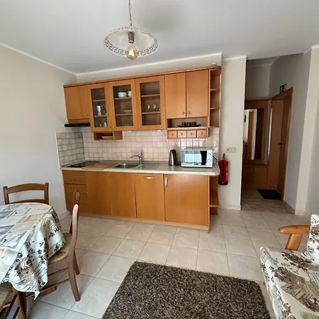 アパート Weekend