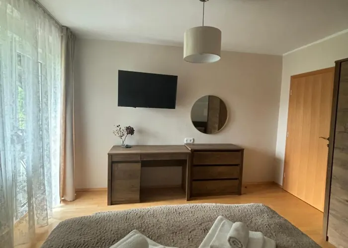 Weekend * ロガシュカ・スラティナ