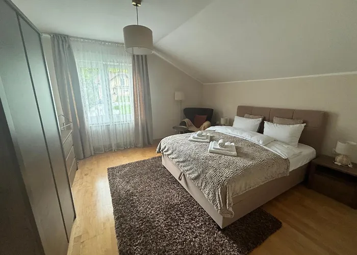 Weekend アパート ロガシュカ・スラティナ