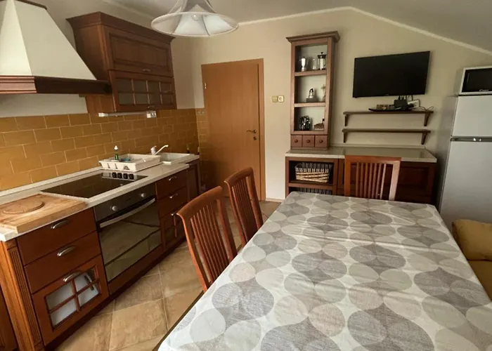 Weekend Рогашка Слатина