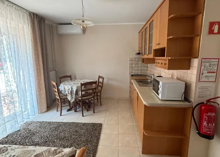 アパート Weekend ロガシュカ・スラティナ