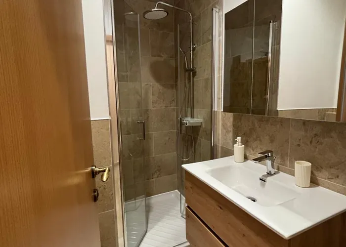 Weekend * ロガシュカ・スラティナ