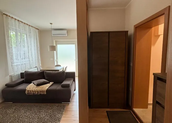 アパート Weekend