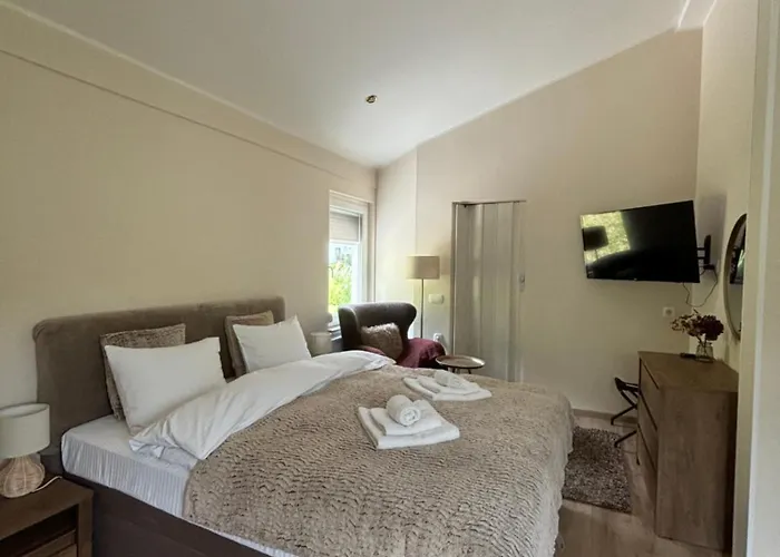 Weekend * ロガシュカ・スラティナ